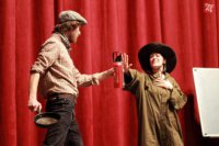 Kapor na scéne | Batoľa sa smeje ako malý diabol (western)