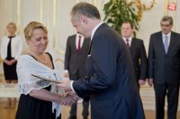 Na snímke vľavo profesorka v odbore predškolská a elementárna pedagogika Radka Wildová