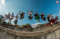 Spoločný skok na múrik