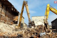 Takto v roku 2006 začali búracie práce na pôvodných mlynoch