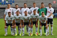 Na snímke futbalisti Trnavy pózujú pre skupinovú fotografiu pred odvetou 2. predkola Európskej ligy UEFA Linfield FC - Spartak Trnava v Belfaste