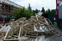 Takto prebieha výmena okien na ZŠ Moskovská.