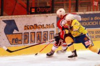 Šedivý v súboji o puk