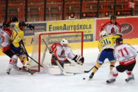 Brucháč kryje šancu hostí