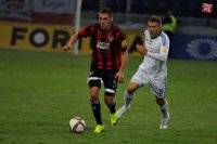 Na snímke Lukáš Greššák z Trnavy (vľavo) a Tomáš Ďubek z Ružomberka