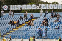 Na snímke malá hŕstka fanúšikov Slovana počas zápasu 6. kola futbalovej Fortuna ligy medzi ŠK Slovan Bratislava - FC Spartak Trnava