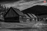 Ocenená v kategórii - Black & White. Dedičstvo našich praotcov. Najväčšie stodolište na Slovensku v Liptovskej Tepličke. Autor: Štefan Garaj