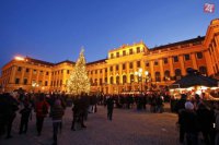 Vianočné trhy pred zámkom Schönbrunn - © www.weihnachtsmarkt.co.at/Fally