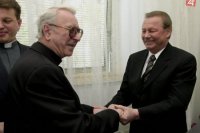 Prezident SR Rudolf Schuster sa 25. apríla 2001 v účelovom zariadení FiF UKF v Nitre zúčastnil na odbornom seminári s názvom Literárna tvorba Rudolfa Schustera.