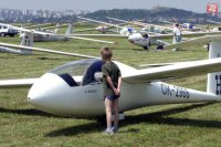 Na letisku v Janíkovciach pri Nitre sa od 22. júna do 5. júla 2002 konali Medzinárodné majstrovstvá Slovenskej republiky v bezmotorovom lietaní Nitra 2002. Súťaže sa zúčastnilo 58 pilotov zo Slovenska, Čiech, Poľska, Nemecka a Švajčiarska.