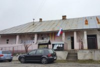 Obecný úrad v Poproči, v ktorom sa nachádza volebná miestnosť. Foto: Branislav Caban