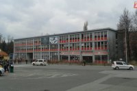 21.3.2016 - Plotom obohnaná Slovenka stále stojí a komplexu bytov a služieb sa Banskobystričania ani po rokoch nedočkali.