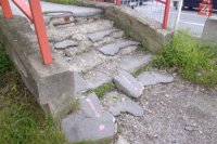 Schodisko v danej lokalite taktiež prešlo obmenou, pred časom si tu človek musel dávať veľký pozor, aby sa nezranil.