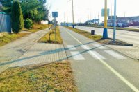 Počas Vianoc na cyklistickom chodníku na Lesníckej ulici pribudol priechod pre chodcov. Aktuálna sezóna preverí, či to nebude problém.