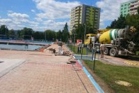 Kúpalisko finišuje s prácami na otvorenie, no teraz sa tam ešte určite neokúpeme.