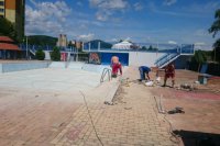 Kúpalisko finišuje s prácami na otvorenie, no teraz sa tam ešte určite neokúpeme.