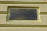 Tabuľka na bývalom cukrovare prezrádza, že objekt bol najväčším cukrovarom v Uhorsku