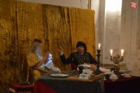 Divadelná skupina v akcií