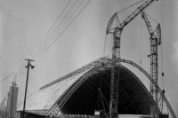 Na archívnej snímke z 1. októbra 1962 pri Košiciach výstavba homogenizačného skladu VSŽ novou stavebnou metódou.