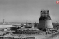 Na snímke stavba  teplej širokopásovej valcovne Východoslovenských železiarní, kde montovali oceľové konštrukcie pre jednotlivé výrobné haly.