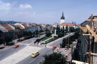 Záber z výšky na prešovskú Hlavnú ulicu z 9. januára 1989.