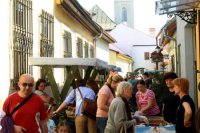 Takto to v Uličke remesiel vyzeralo na jar počas konania jedného z podujatí, na ktorom svoju prácu prezentovali remeselníci.