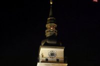 Mestská veža v nočnom šate