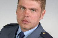 Na snímke príslušník Hasičského a záchranného zboru npor. Peter Toďor, ktorý nehodu neprežil