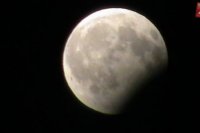 Čiastočné zatmenie Mesiaca.