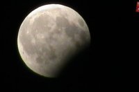 Čiastočné zatmenie Mesiaca.