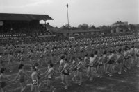 Archívne zábery na prvé cvičenie spartiakiády v roku 1955 v Košiciach.