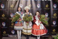 Romana Mačicová (vľavo)