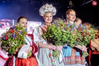 Romana Mačicová (vpravo)