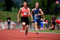 Vpravo Lukáš Púchovský