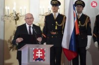 František Mikloško vyznamenaný Radom Ľudovíta Štúra I. triedy počas príhovoru za ocenených na záver slávnostného ceremoniálu udeľovania štátnych vyznamenaní.