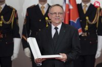 Riaditeľ gymnázia, uznávaný odborník v oblasti vzdelávania a vzdelávacej politiky Pavel Sadloň si prebral vyznamenanie Rad Ľudovíta Štúra II. triedy.