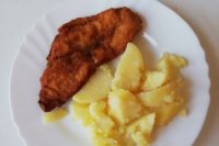 Ryba so zemiakmi podávaná po pôrode.