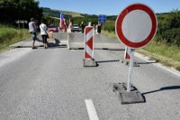 uzavretý hraničný priechod Vrbovce – Velká nad Veličkou