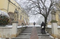 Pred honosnou Bazilikou sv. Mikuláša v Trnave.