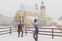 Pred honosnou Bazilikou sv. Mikuláša v Trnave.