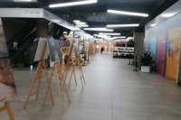 Na nával ľudí sa ešte len čaká.