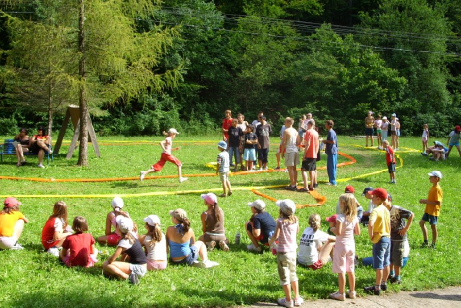 Ilustračný obrázok k článku Kam s deťmi cez prázdniny? Pozrite sa na ponuku letných táborov v Michalovciach a okolí!