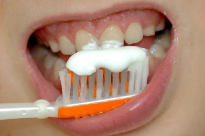 Ilustračný obrázok k článku Netradičný výjav v meste: Študenti v uliciach naučia Nitranov starať sa o zuby