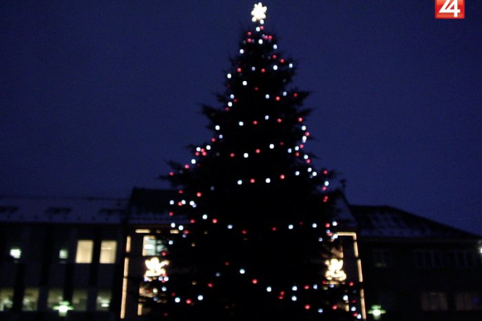 Ilustračný obrázok k článku Neklamný znak blížiacich sa sviatkov: Kde všade v Prievidzi natrafíme na vianočné stromčeky?