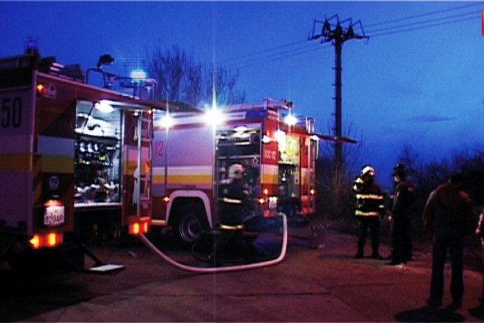 Ilustračný obrázok k článku Požiar na bystrickom sídlisku. Oheň poškodil kontajnery aj Audi s Fordom!
