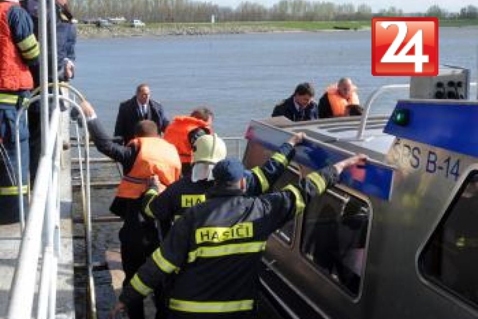 Ilustračný obrázok k článku Loď na Dunaji stále v problémoch: Záchranné člny v Zámkoch, Štúrove aj Komárne sú v pohotovosti!