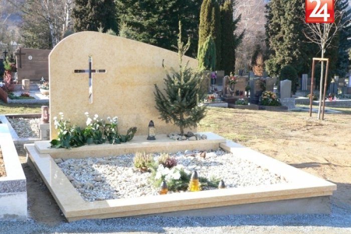 Ilustračný obrázok k článku Otrasné vyčíňanie: Na cintoríne niekto pováľal náhrobné kamene!