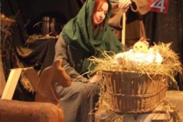 Ilustračný obrázok k článku Vianoce pred konkatedrálou: Prešovčanov opäť láka drevený Betlehem