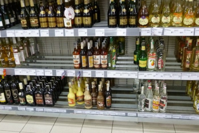 Ilustračný obrázok k článku Kauza jedovatý alkohol: V našich uliciach už 480 kontrol