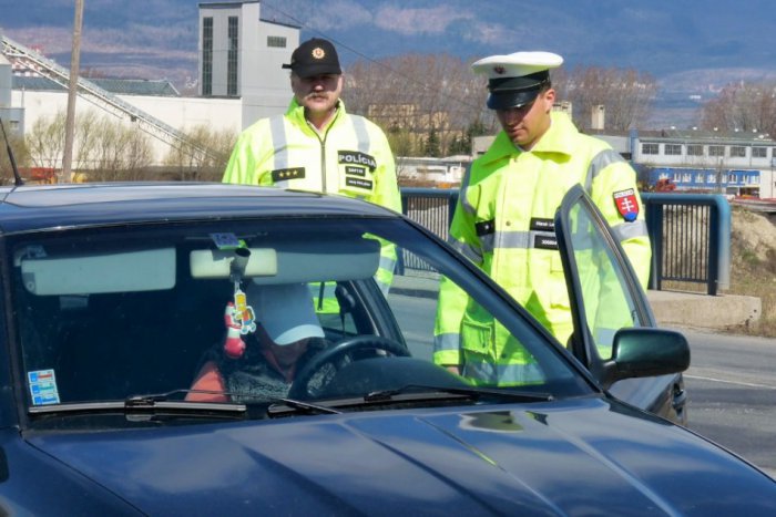 Ilustračný obrázok k článku Policajti sa opäť rozhodli zamerať na vodičov v Žiari: V ktorý deň si dať na ceste určite bacha?